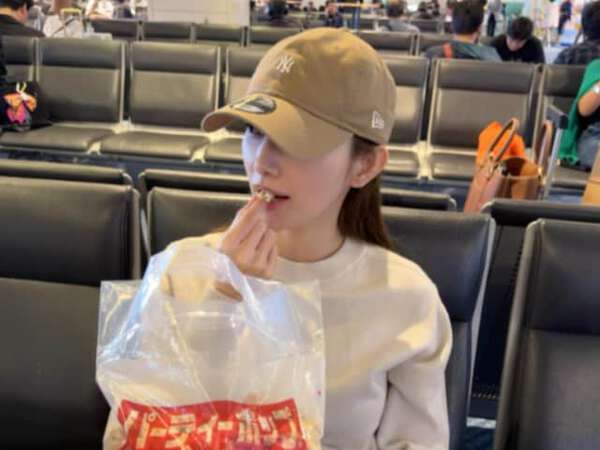 めちゃくちゃ目立ちますやん」後藤真希、ドでかポップコーンを食べる姿