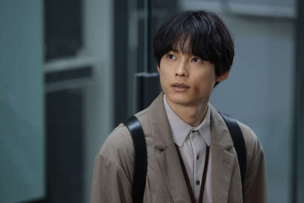 松村北斗 告白－25年目の秘密－』初回 松村北斗、無垢で危険な主人公で新境地