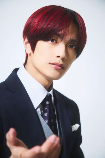 なにわ男子・高橋恭平、大人な雰囲気醸し出したスーツ姿披露 “今の高橋